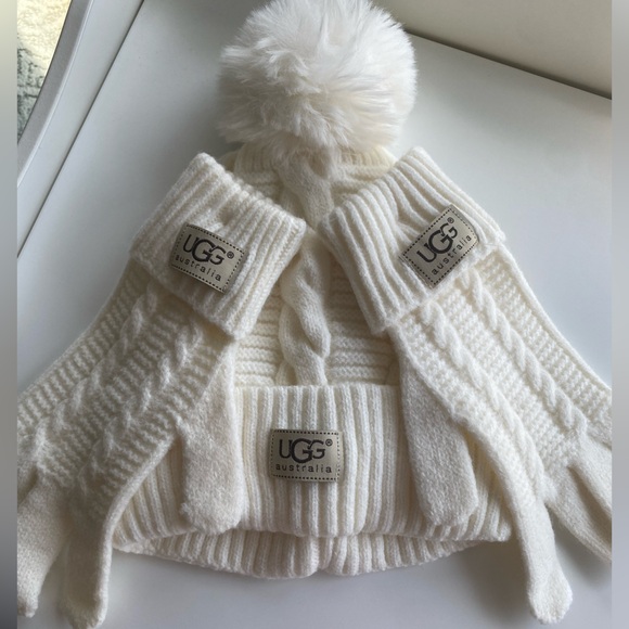UGG White Knit Winter Accessories Set - Picture 1 of 3
